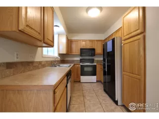 Photo #4: 913437 Listing