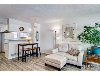 Photo #5: 913452 Listing