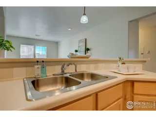 Photo #5: 913478 Listing