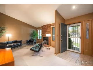 Photo #5: 913617 Listing