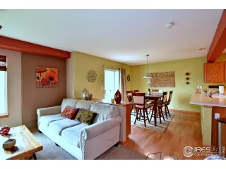 Photo #4: 913926 Listing