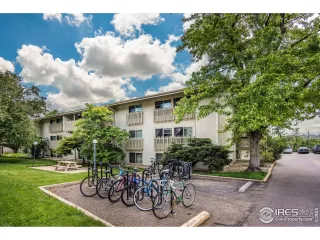 Photo #2: 913946 Listing