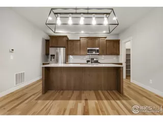 Photo #3: 913989 Listing