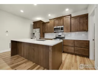 Photo #5: 913989 Listing