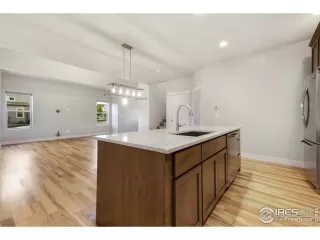 Photo #6: 913989 Listing