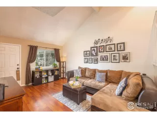 Photo #3: 914124 Listing