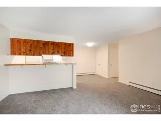 Photo #5: 914152 Listing