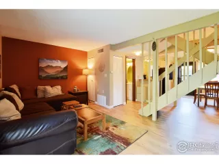 Photo #3: 914325 Listing