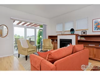 Photo #5: 914343 Listing