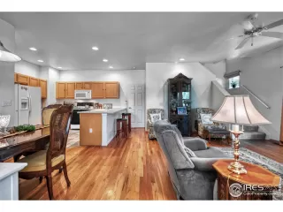 Photo #5: 914403 Listing