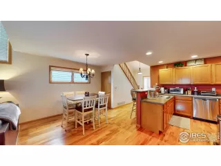 Photo #5: 914433 Listing