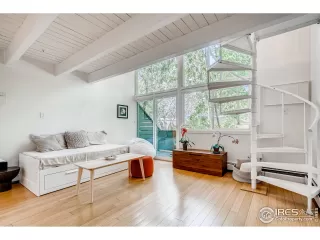 Photo #1: 914449 Listing