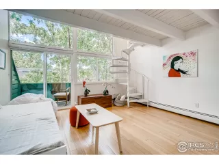 Photo #2: 914449 Listing