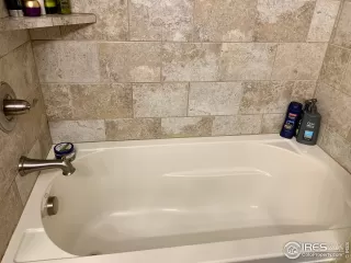 Photo #6: 914455 Listing