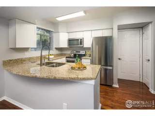 Photo #5: 914583 Listing