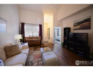 Photo #5: 914606 Listing