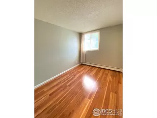 Photo #4: 914772 Listing