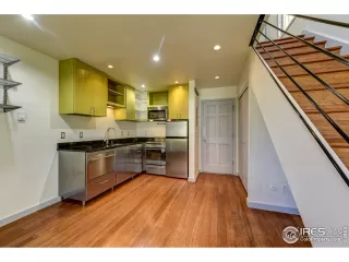 Photo #2: 914781 Listing