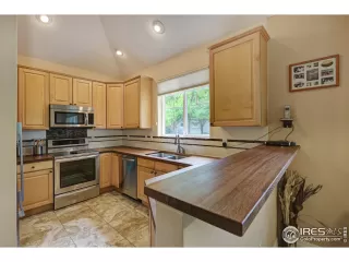 Photo #2: 914818 Listing