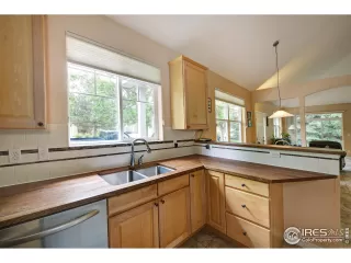 Photo #4: 914818 Listing