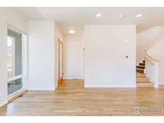 Photo #2: 914942 Listing