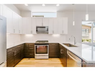 Photo #6: 914942 Listing