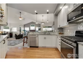 Photo #4: 915061 Listing 