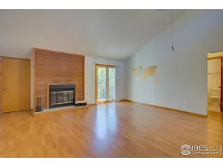 Photo #6: 915102 Listing