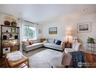 Photo #6: 915238 Listing