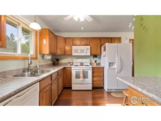 Photo #4: 915337 Listing