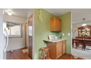 Photo #5: 915337 Listing