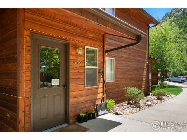 MLS: 915400 Condo For Sale