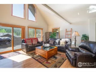 Photo #2: 915429 Listing