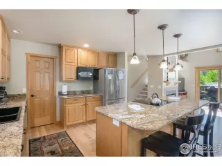 Photo #5: 915429 Listing