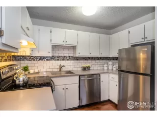 Photo #1: 915555 Listing 