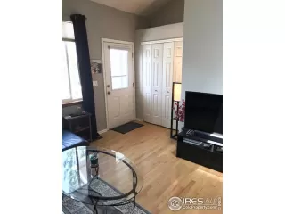 Photo #5: 915618 Listing