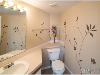 Photo #6: 915643 Listing