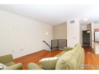 Photo #5: 915663 Listing 