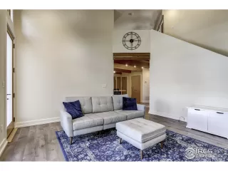 Photo #5: 915668 Listing 