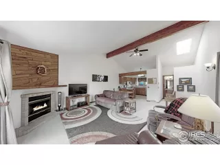 Photo #5: 915684 Listing