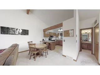 Photo #6: 915684 Listing