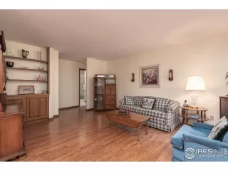 Photo #4: 915688 Listing 