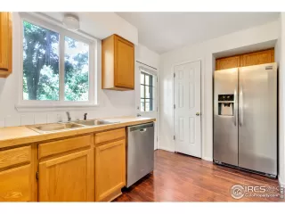 Photo #4: 915757 Listing