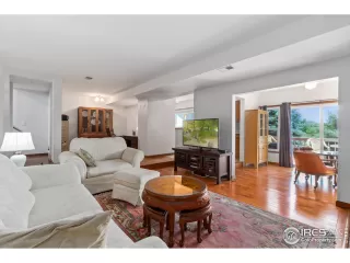 Photo #5: 915782 Listing