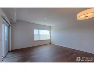 Photo #4: 915783 Listing