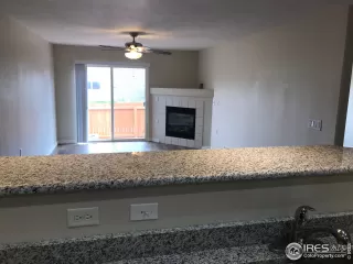 Photo #4: 915789 Listing