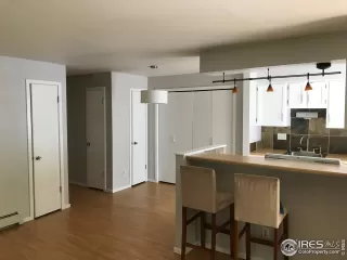 Photo #3: 915888 Listing