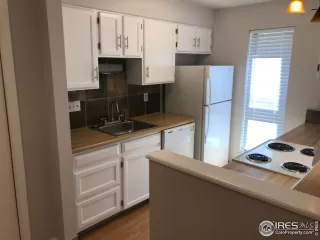 Photo #5: 915888 Listing