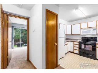 Photo #4: 915898 Listing