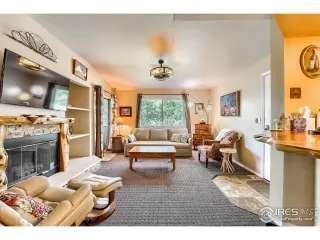 Photo #5: 915899 Listing